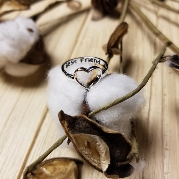 ❤❤Adorable Best Friend Heart Ring in SILVER ❤❤ - Picture 10 of 10